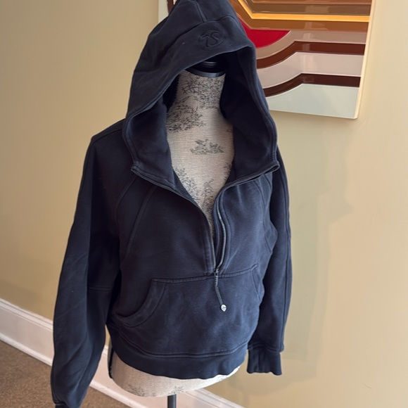 Sweatshirt - Picture 1 of 5